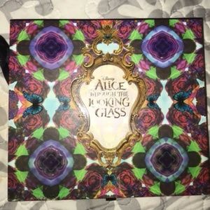 SOLD Alice in wonderland urban decay eyeshadow